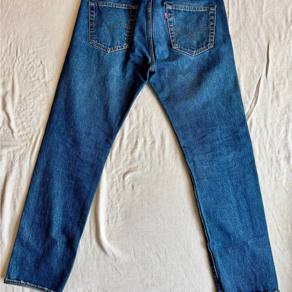 Levi's Premium Selvedge 501 ST Slim Straight Jeans in Medium Blue Wash - Picture 5 of 11